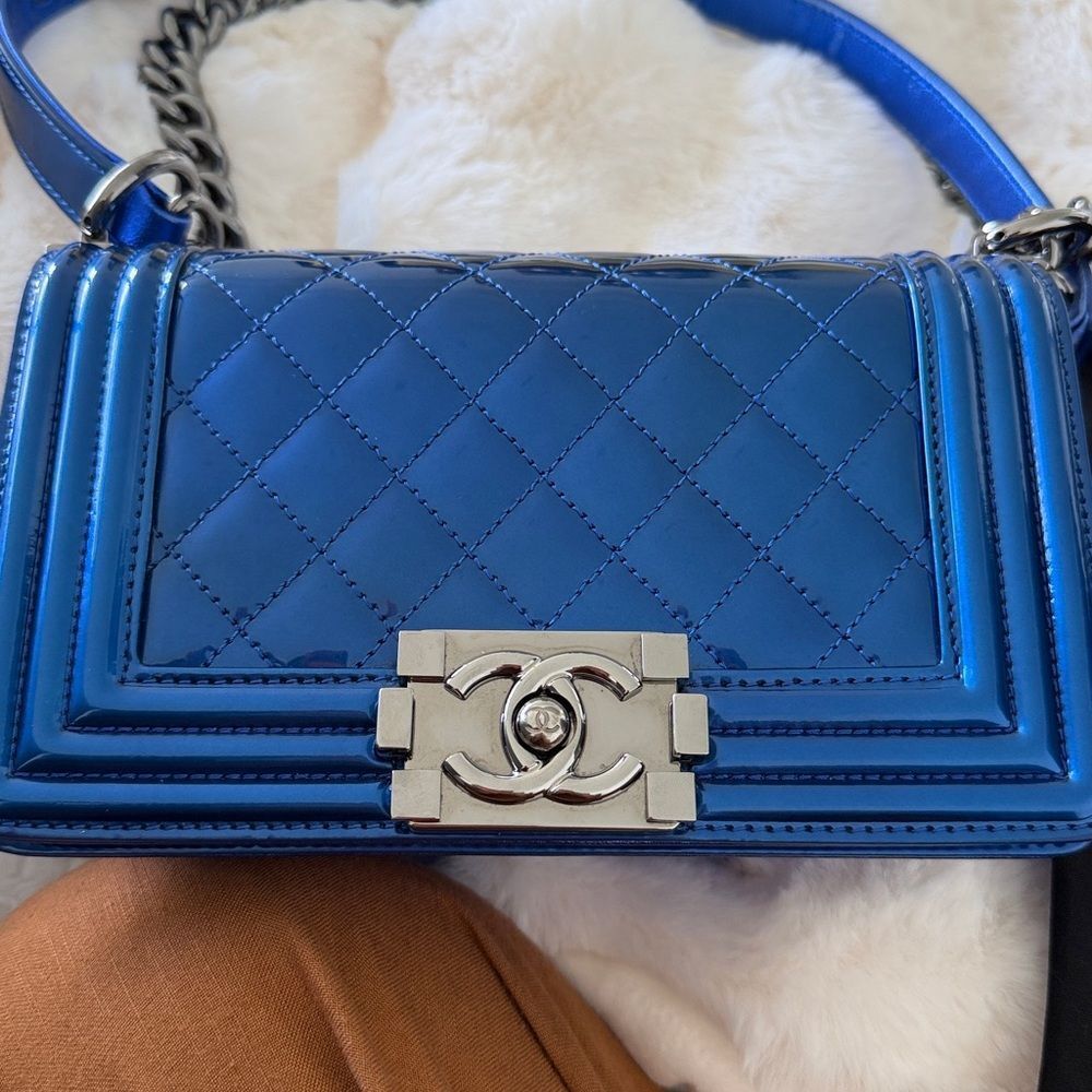 CHANEL Small Boy Bag - Picture 8 of 17